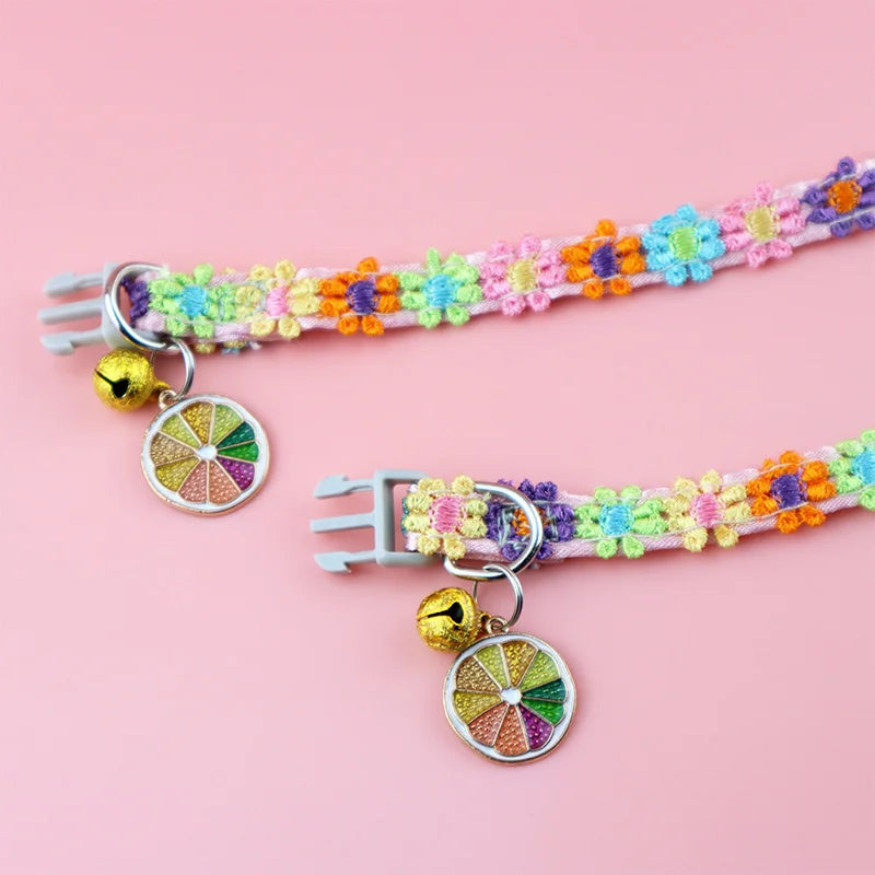 Coleira ajustável de renda com pingente para animais de estimação, ideal para cães e gatos de pequeno porte (1 unidade).