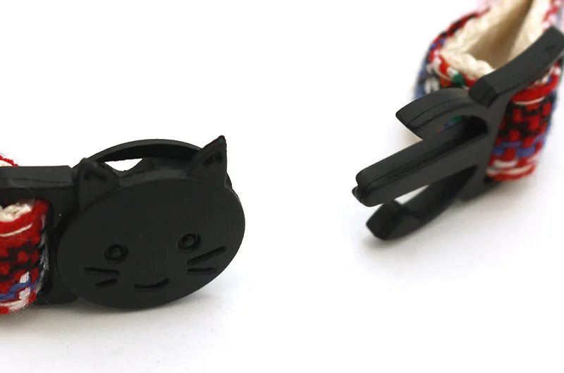 Coleiras com sinos para gatos, fivelas de nylon ajustáveis, coleira moderna e refletiva .