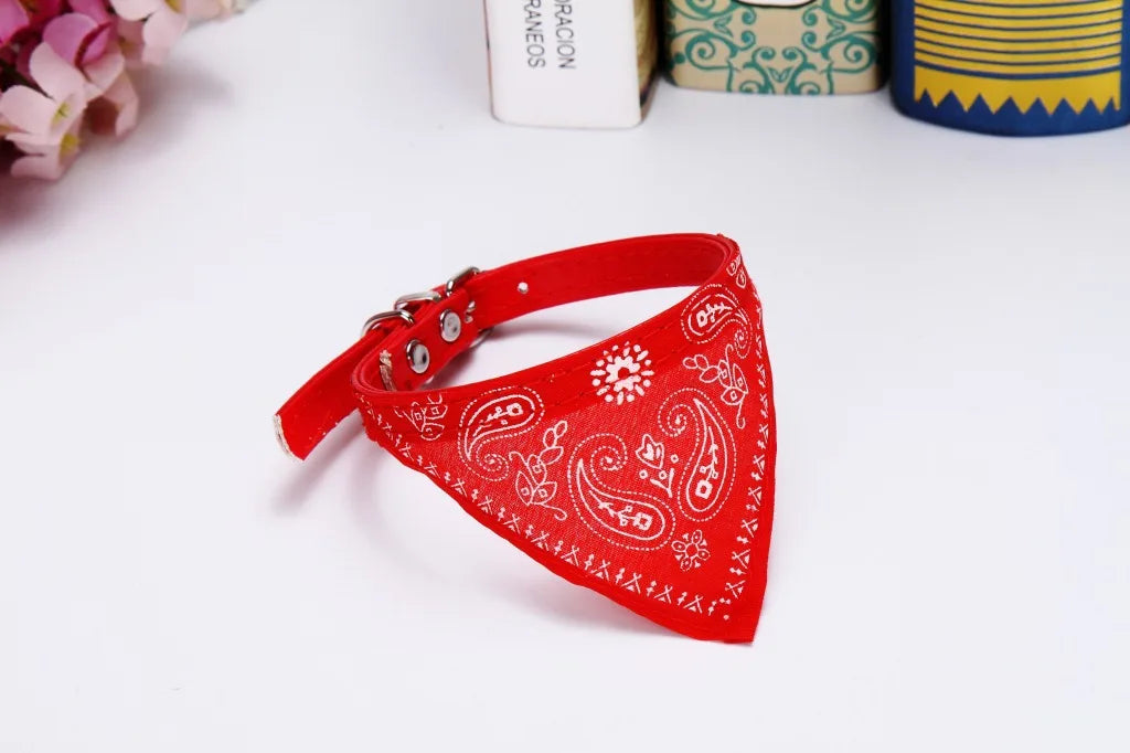 Bandana ajustável para animais de estimação, em tecido de malha de poliéster, lenço triangular para pescoço, ideal para cães e gatos de pequeno, médio e grande porte.