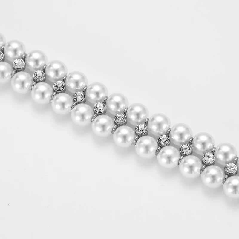 Colar de luxo com pérolas e strass para gatos e cachorros de pequeno porte.