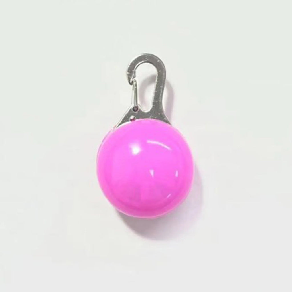 Coleira LED com pingente luminoso para cães, acessório de segurança para passeios noturnos, ideal para cães de pequeno, médio e grande porte.
