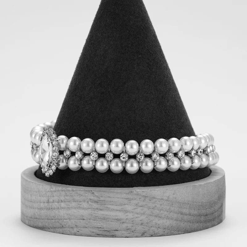 Colar de luxo com pérolas e strass para gatos e cachorros de pequeno porte.
